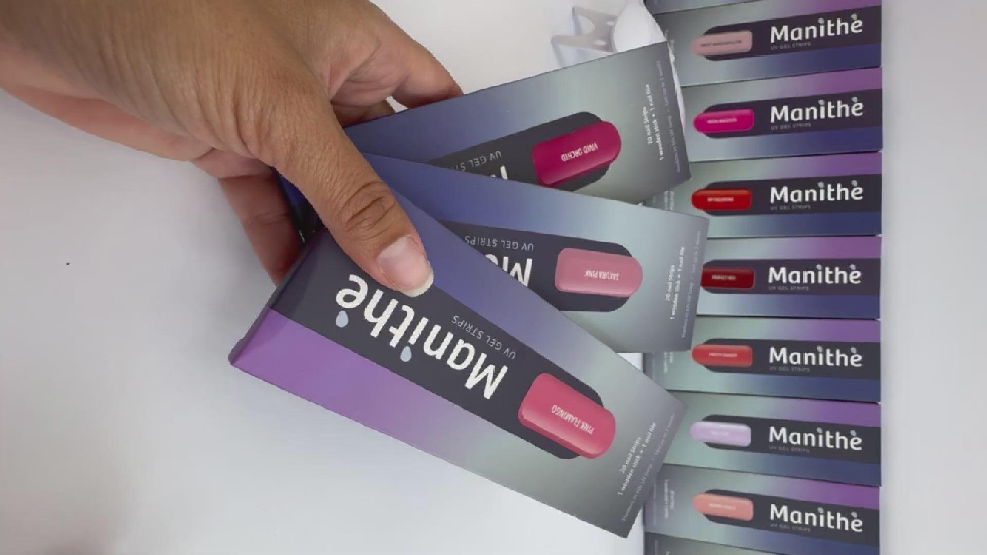 Carica il video: Conosci lo smalto adesivo in gel UV?